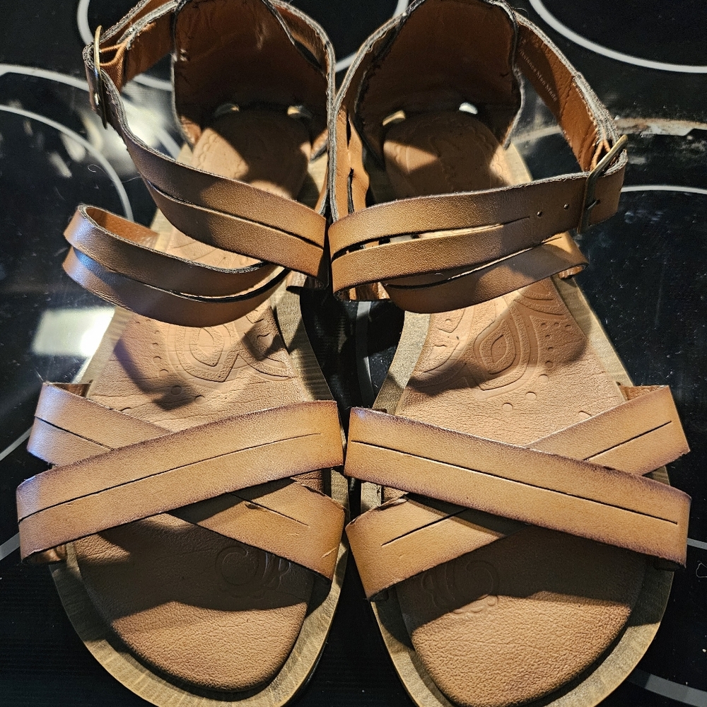 Clarks Women’s Billie Jazz Honey Padded Sandals - size 5.5 m
